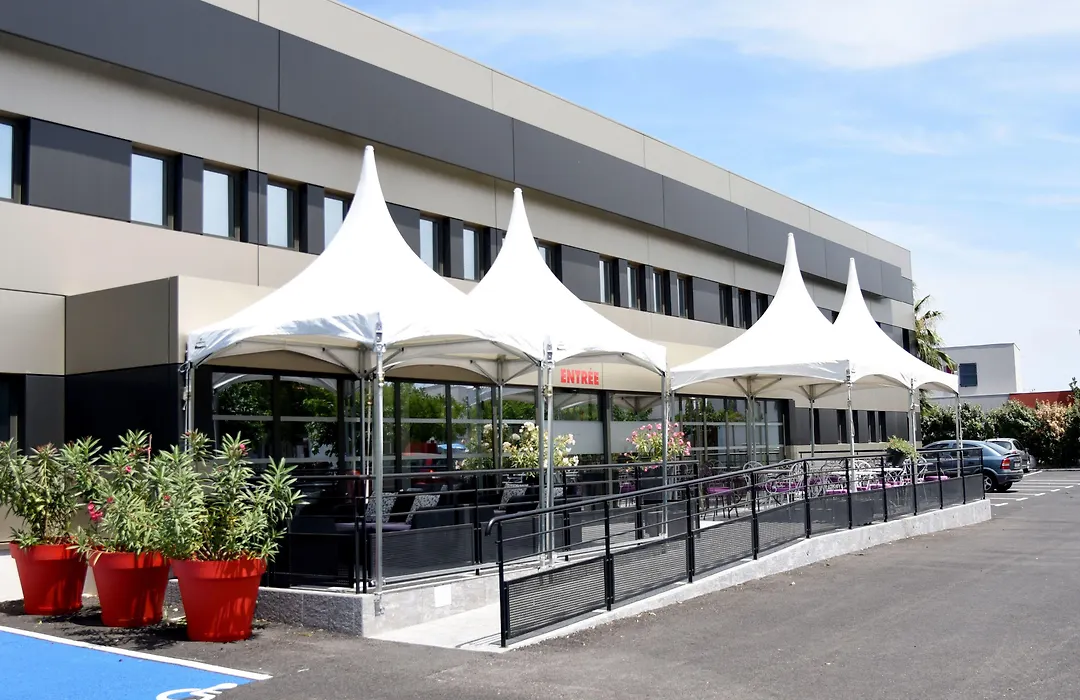 Brit Hotel Porte d'Espagne-1