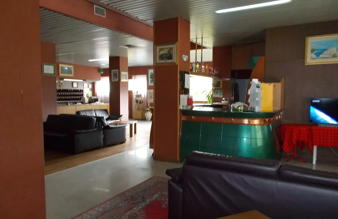 Hotel Holidays-1