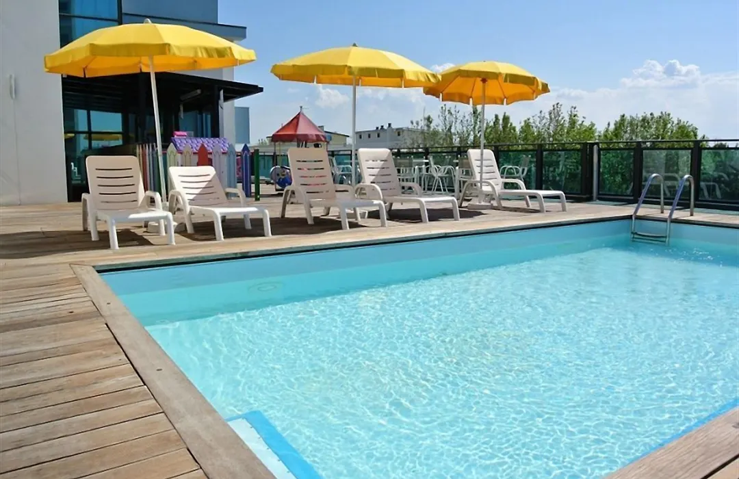 Hotel Mirage-1