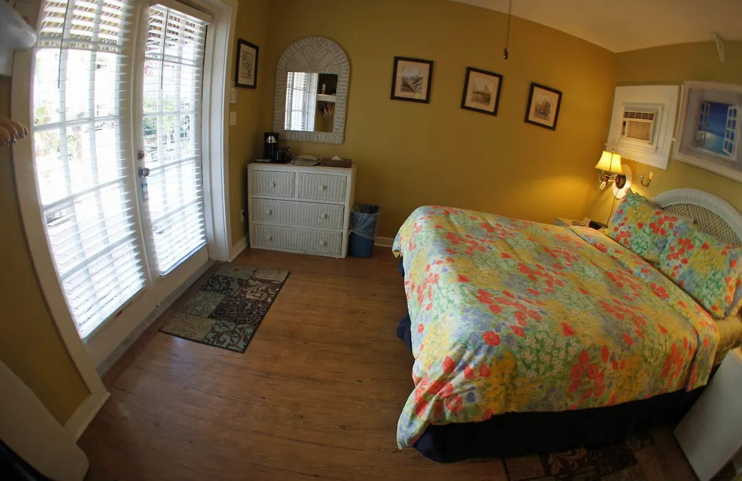 Seascape Tropical Inn (Adults Only)-1