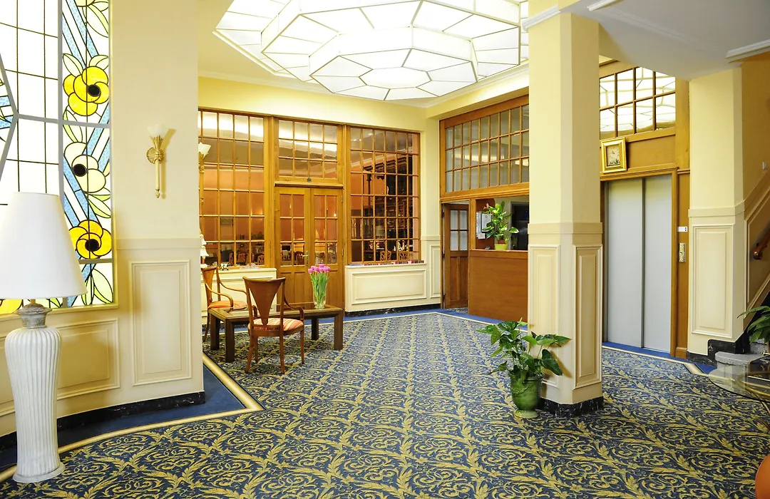 Hotel Perrin - former Carlton-1