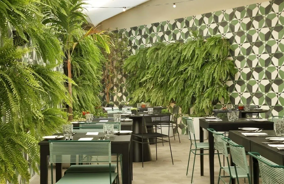 Yoo2 Rio de Janeiro, Tapestry Collection by Hilton-1