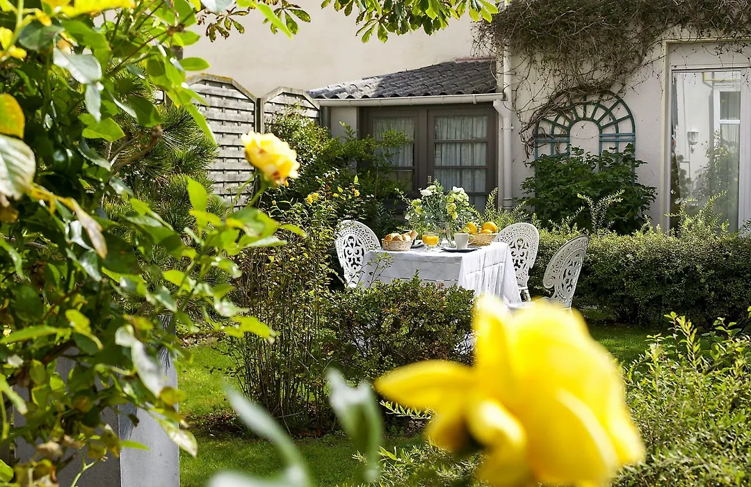 Hotel Les Embruns-1