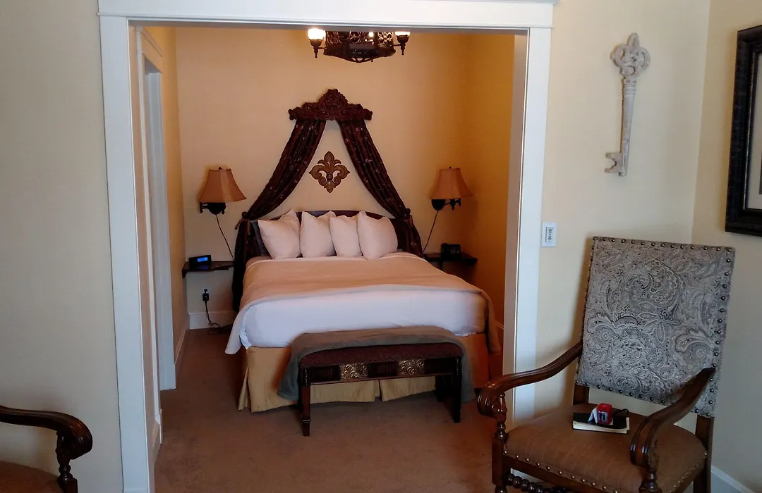 Ye Old English Inn-1