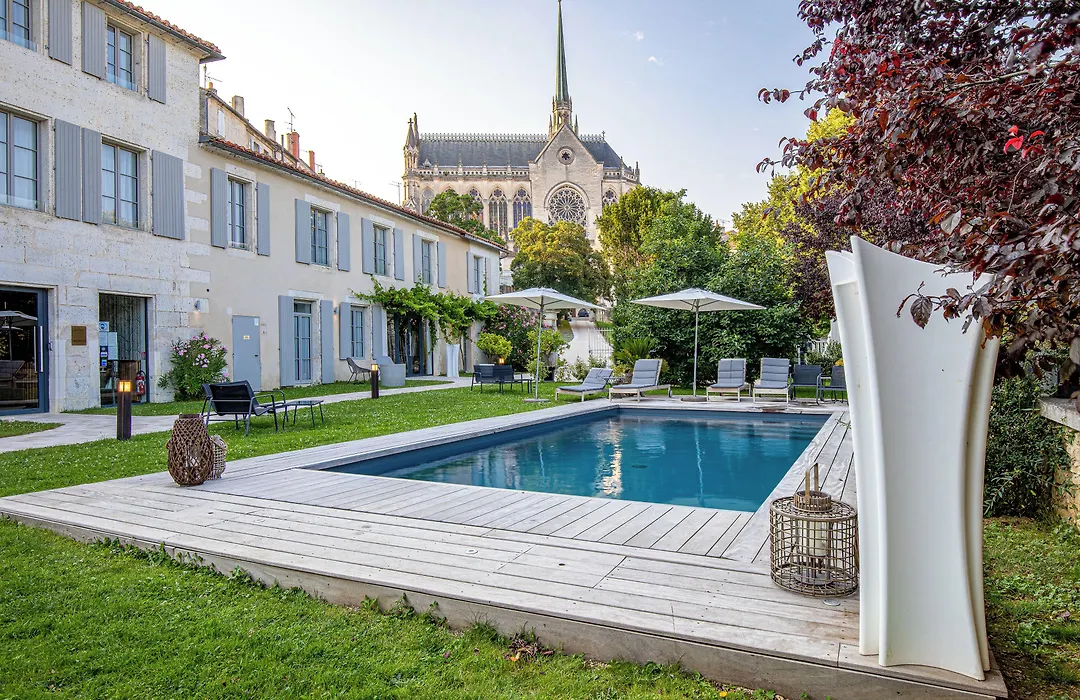 Hotel Le Saint Gelais-1