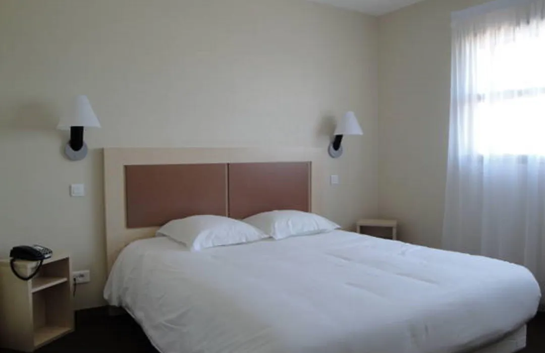 Cit'Hotel Talencia-1