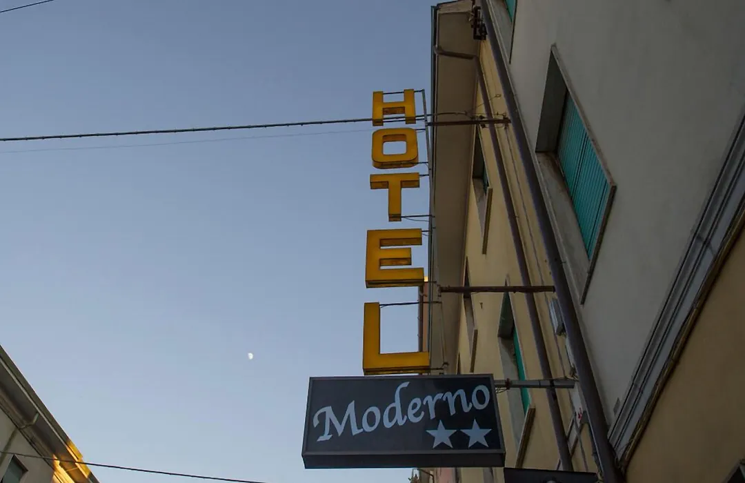 Hotel Moderno-1