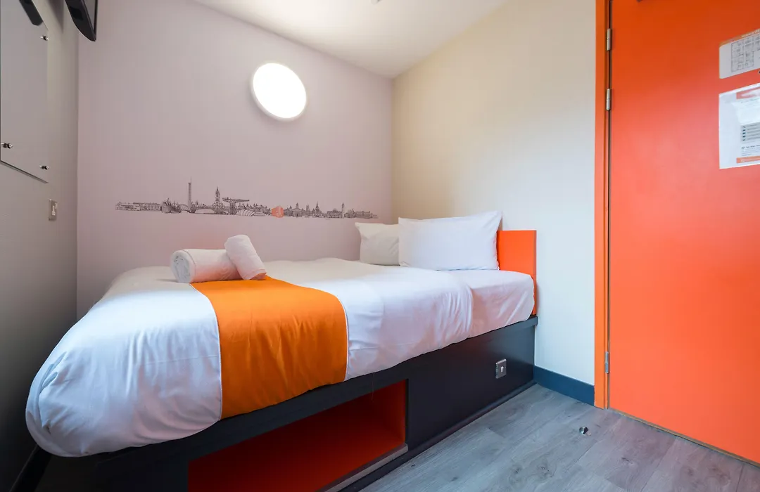 Easyhotel Glasgow City-1