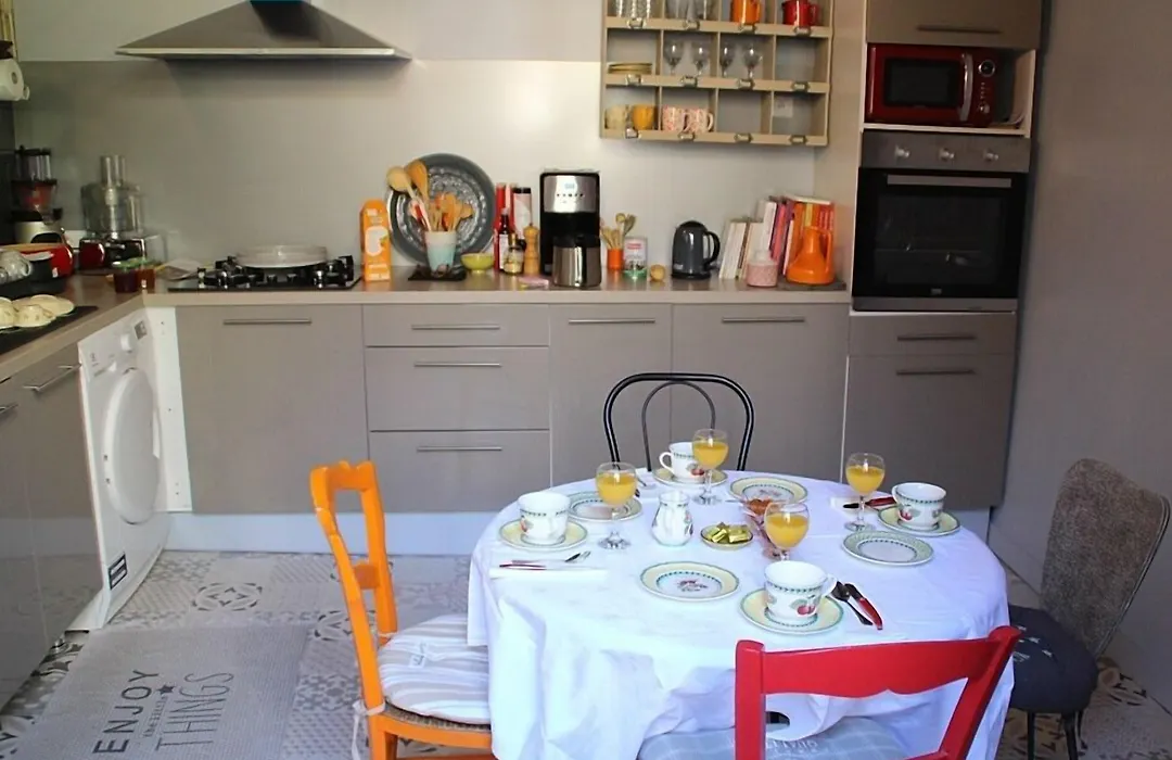 Une Chambre en Ville-1