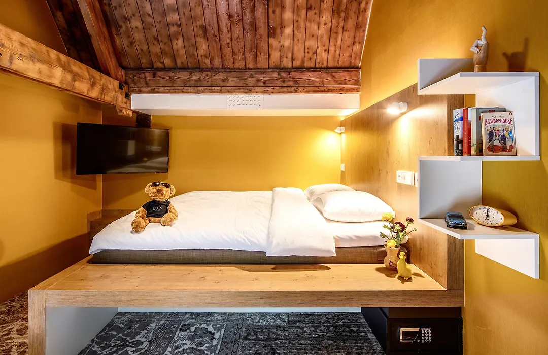 BUNK Hotel Amsterdam-1
