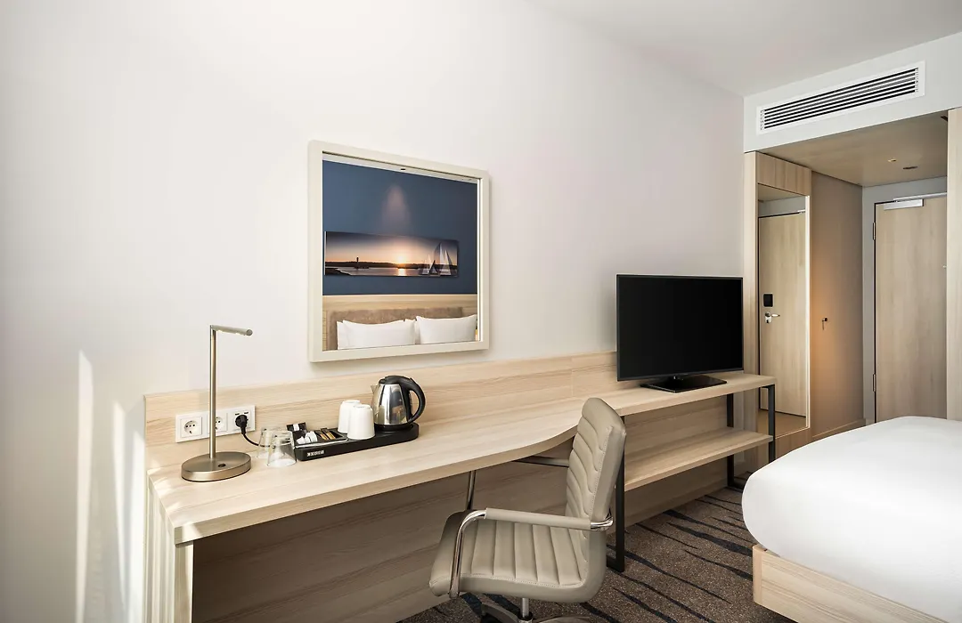 Hampton By Hilton Kiel-1