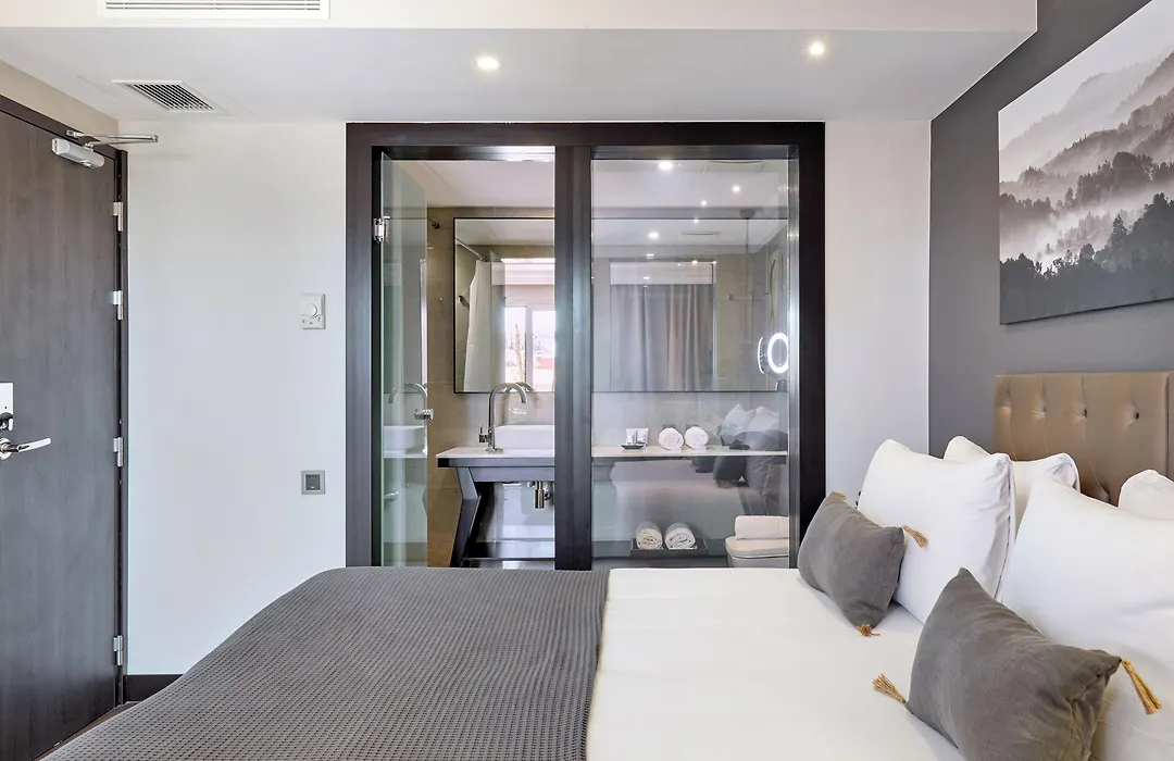 Hotel Cortes Rambla-1
