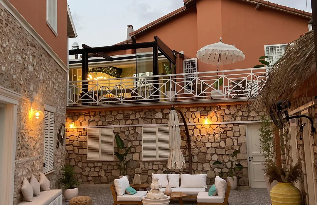 Noa'S Boutique Hotel-1