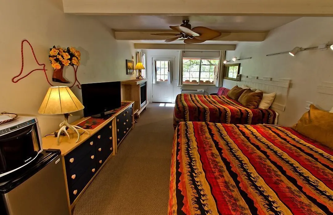 Hot Springs Inn-1