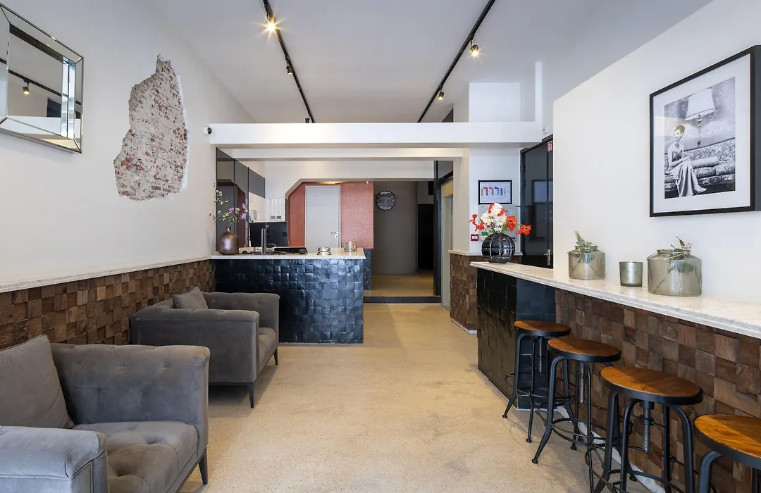 PH Hotel de Entree-1