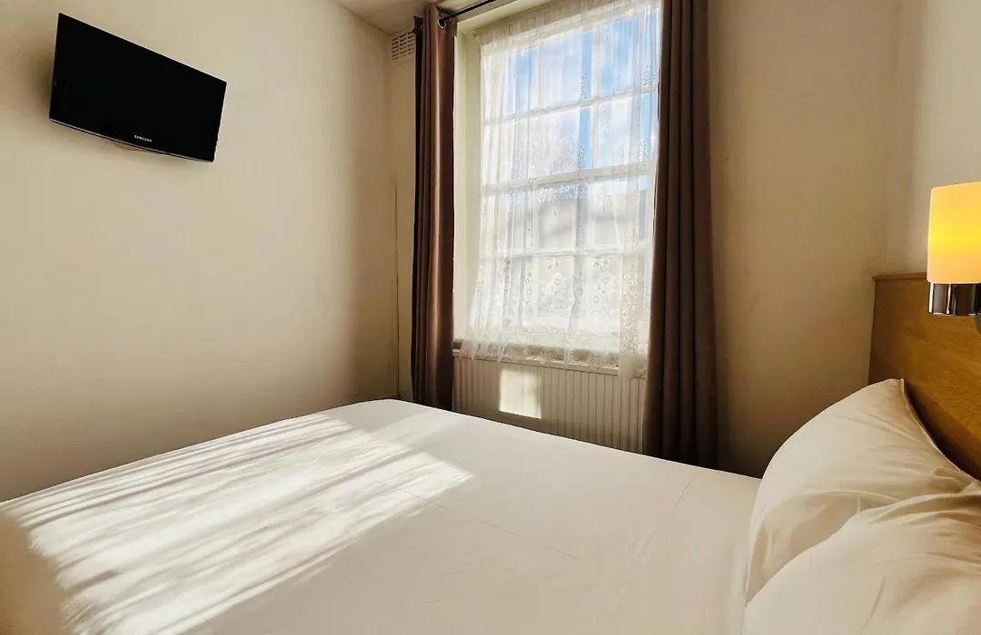 Arriva Hotel-1