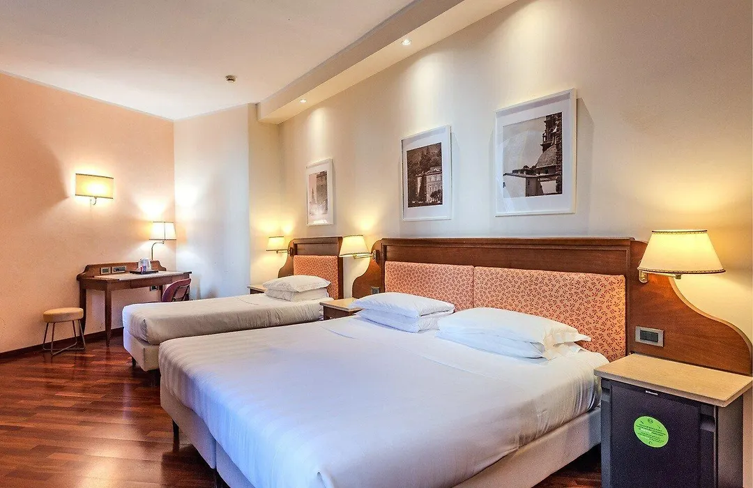 B&B Hotel Firenze Pitti Palace Al Ponte Vecchio-1