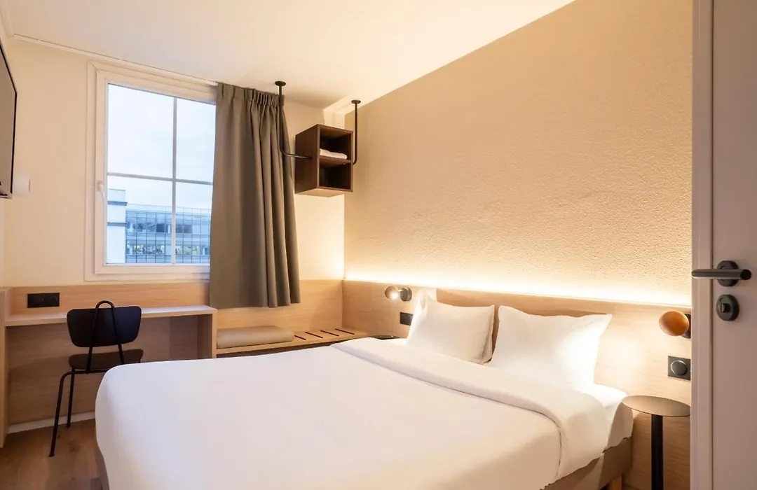 Kyriad Eco - Suresnes - La Defense-1