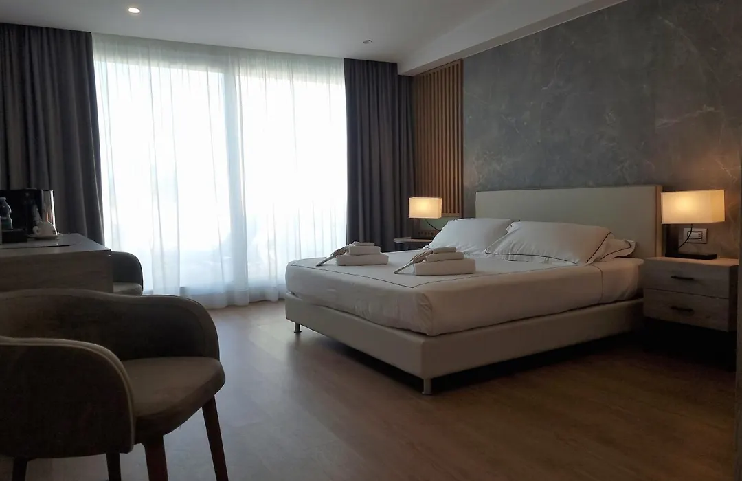 Hotel Byron-1