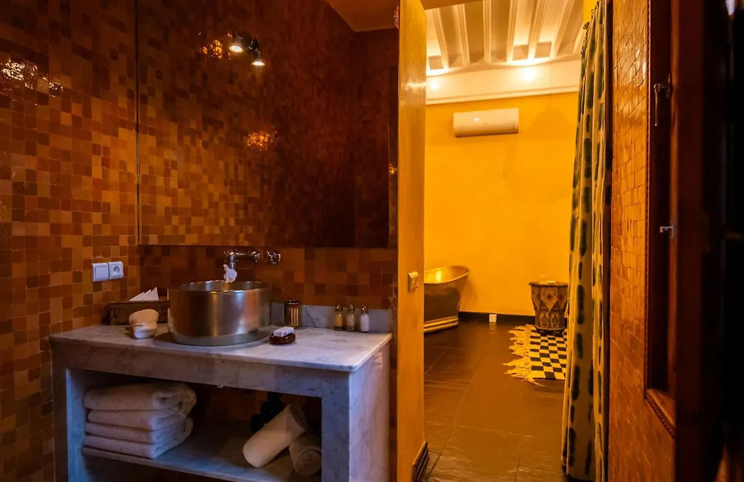 Riad Les Yeux Bleus-1