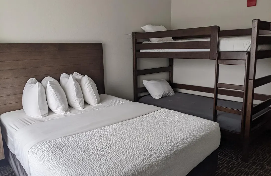 Gundersen Hotel & Suites-1