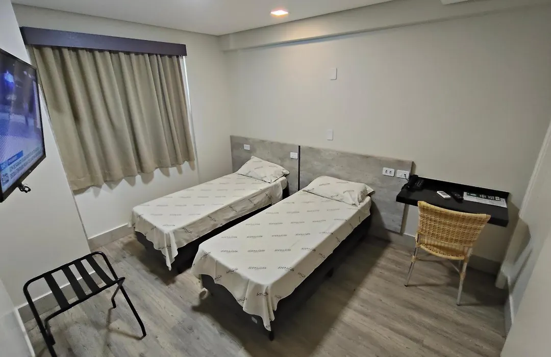 Hotel Avalon Maringá Econômico-1