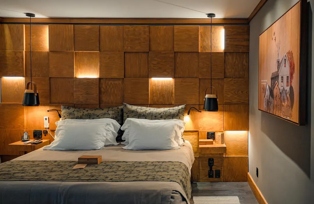 Wood Hotel-1