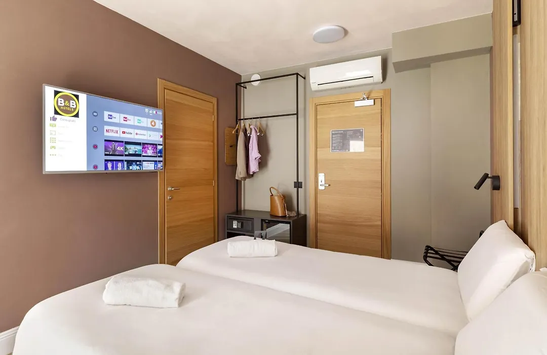 B&B Hotel Genova City Center-1