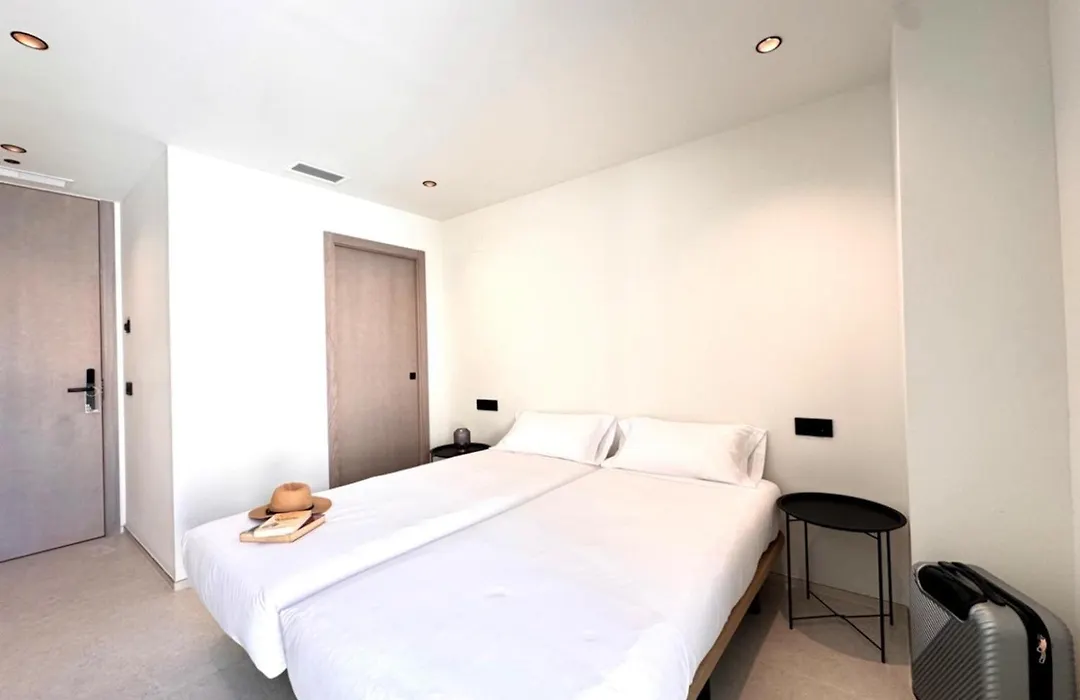 Hugo Beach Hotel & Apartments-1