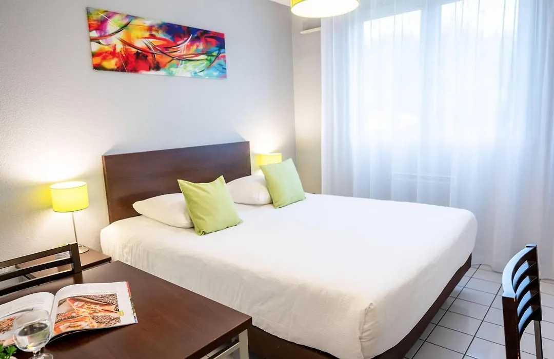 Comfort Aparthotel Besancon La City-1