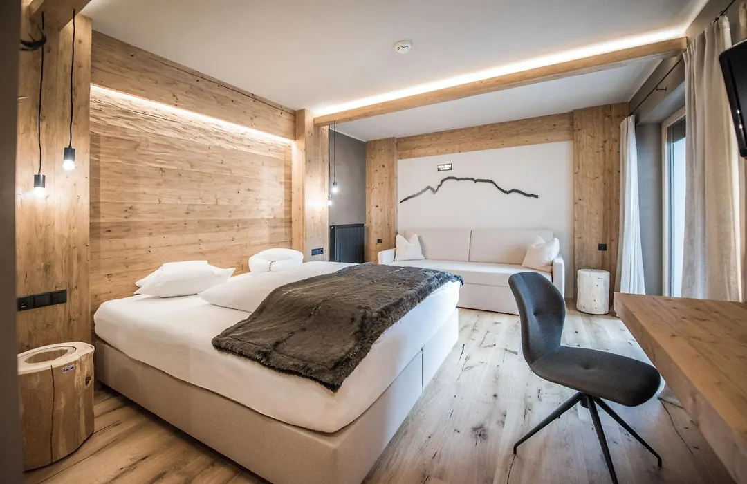 Hotel Edelweiss-1