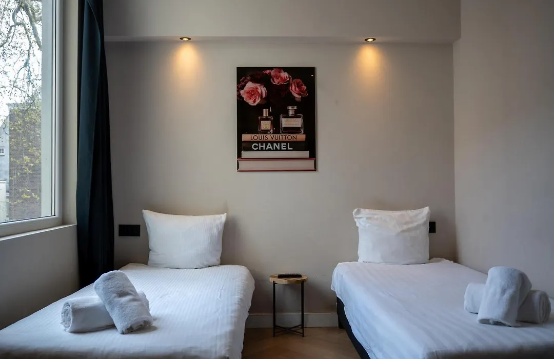 Hotel 83-1