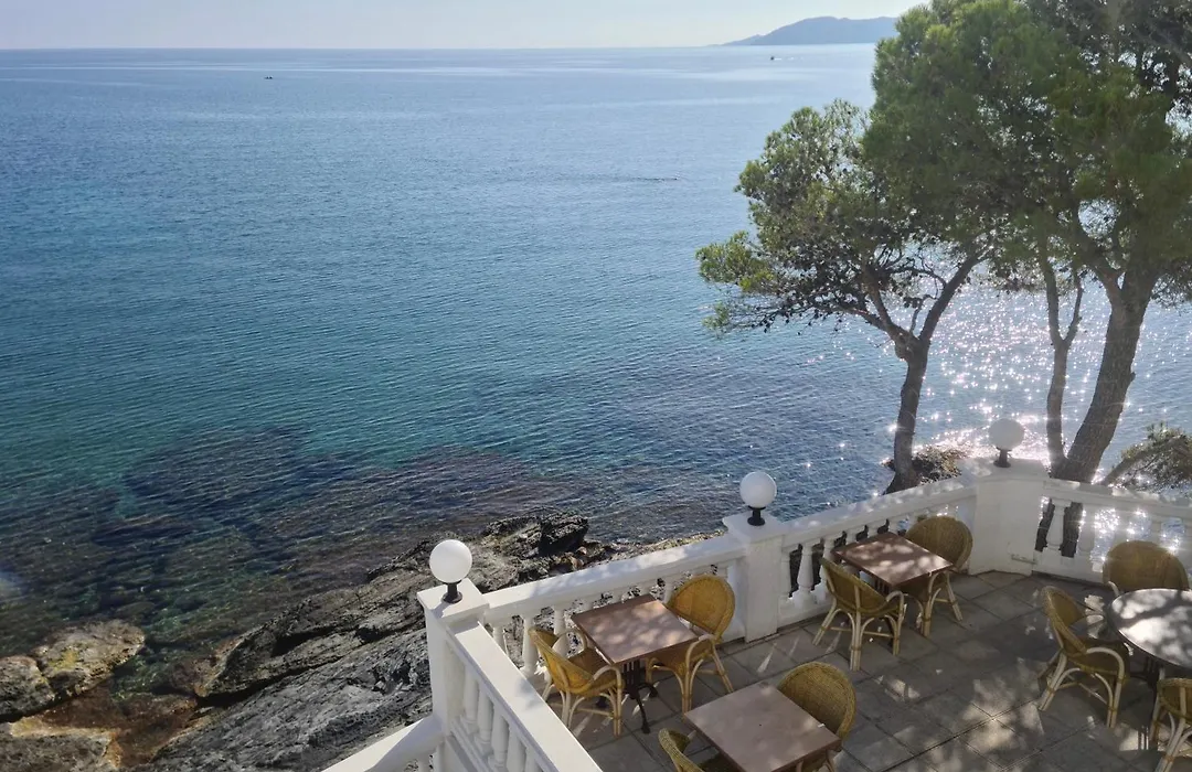 Hotel Grifeu Y Restaurant - Costa Brava-1