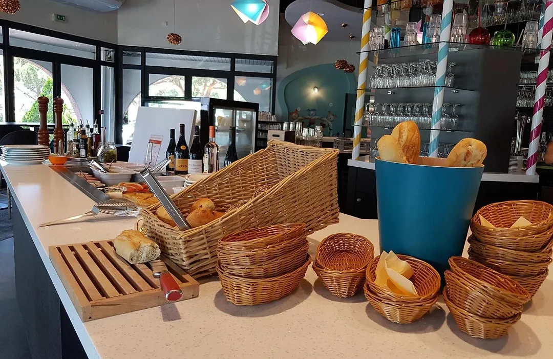 ibis Styles Fréjus St Raphael-1