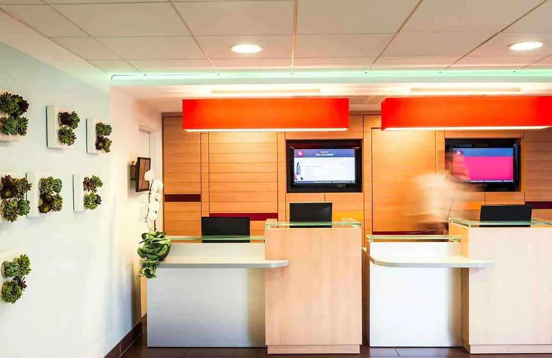 Ibis Massy-1