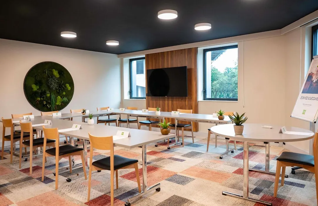 Ibis Styles Paris Meteor Avenue D'Italie-1