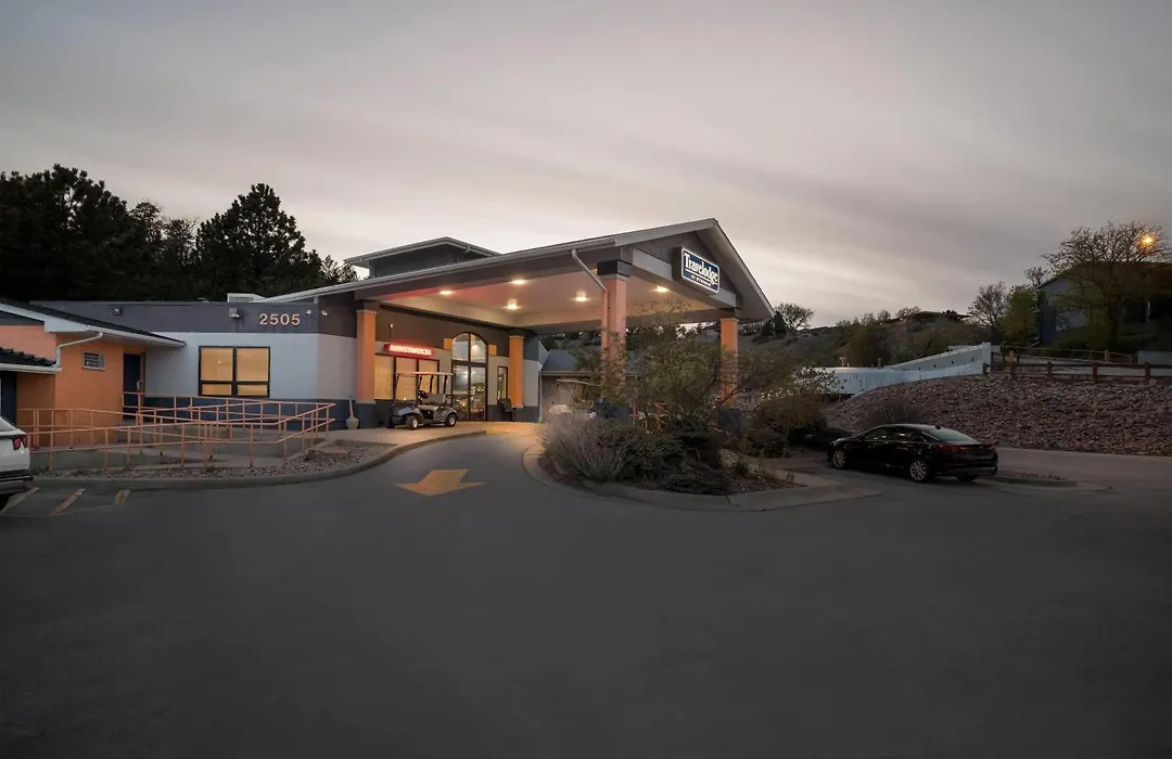 Travelodge By Wyndham Rapid City-1