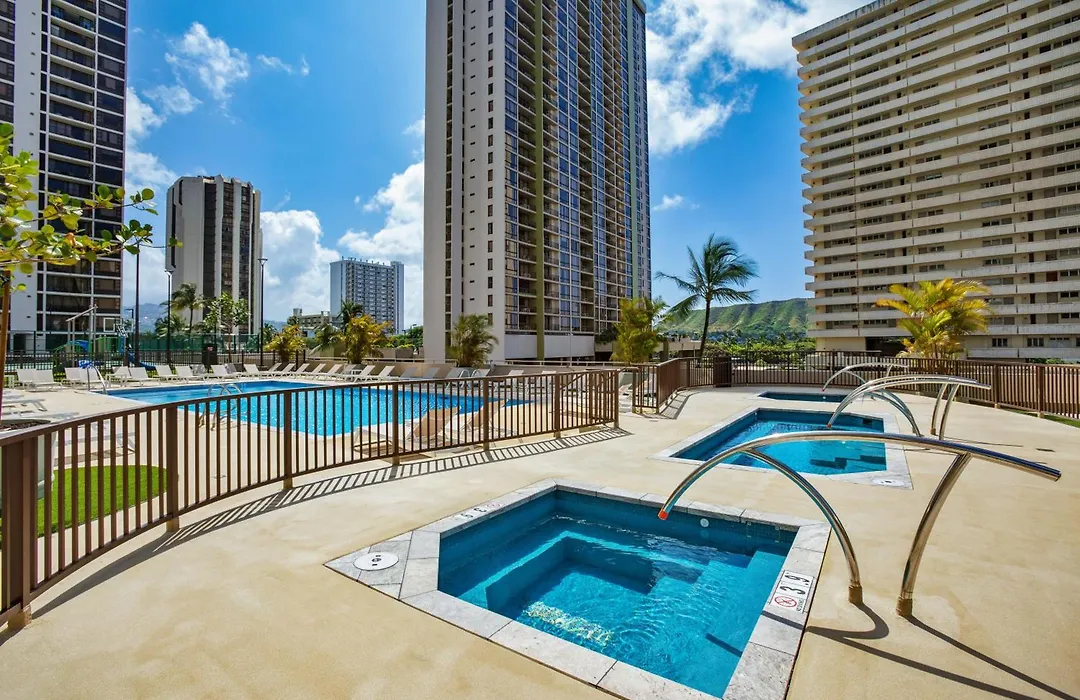 Aston At The Waikiki Banyan-1