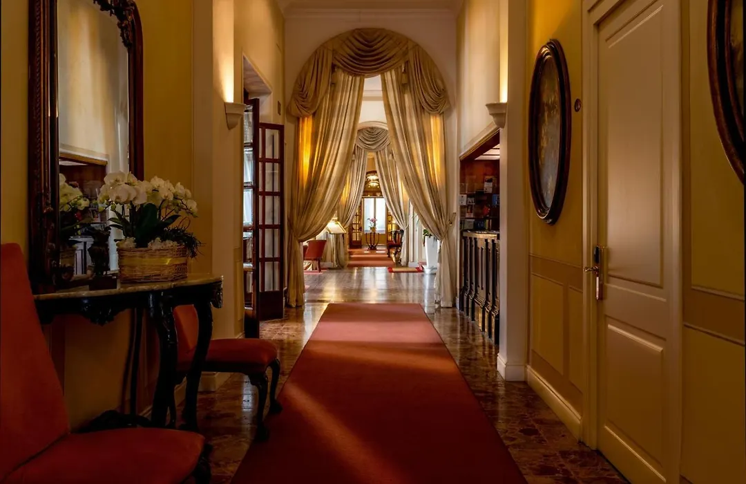 Grand Hotel Royal-1