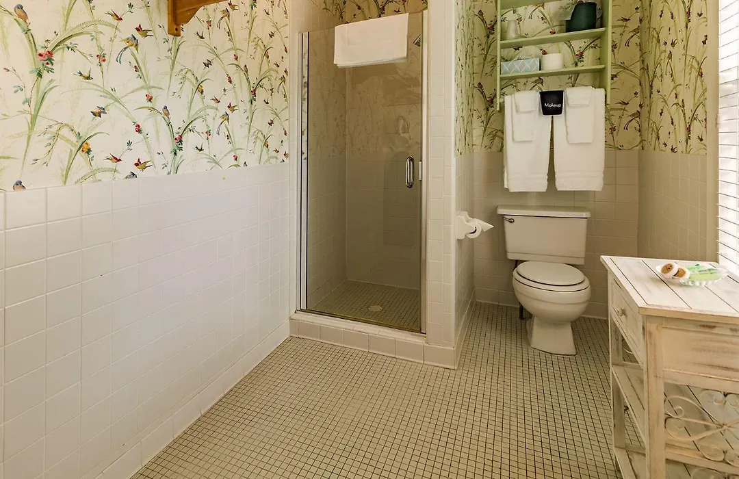 Maplewood Hotel-1