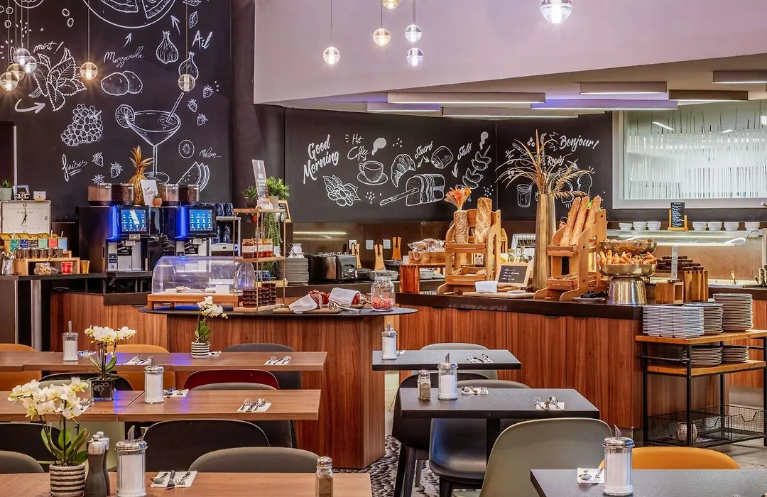 Novotel Lyon Confluence-1
