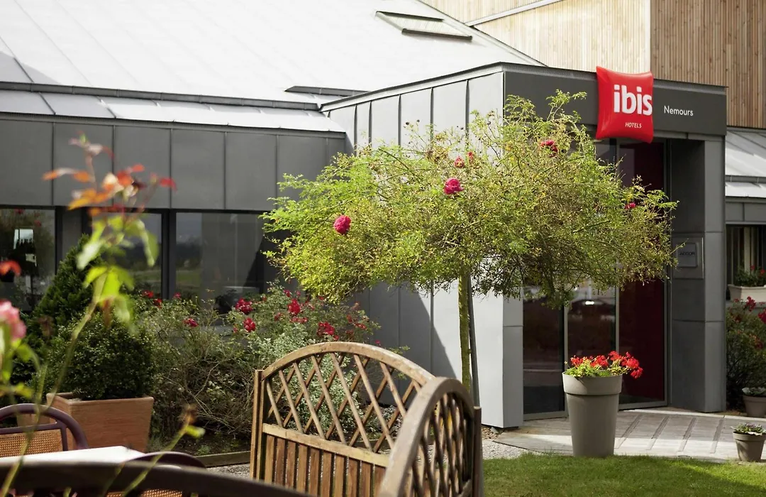 Ibis Nemours-1