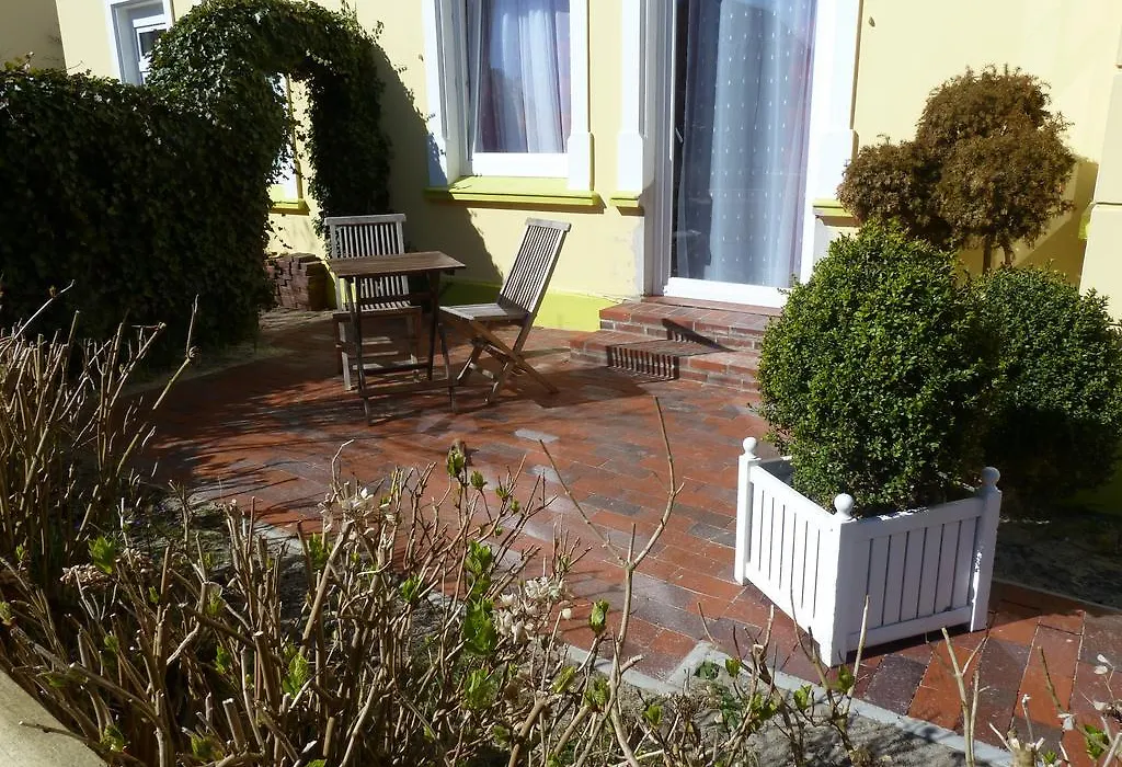 Haus Strandburg-1