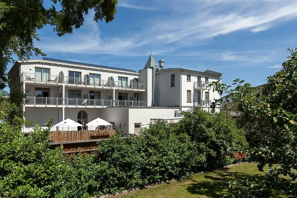 Waldhotel-1