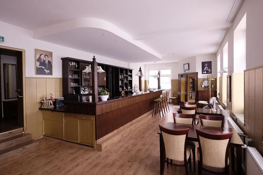 Hotel Grüner Kranz-1
