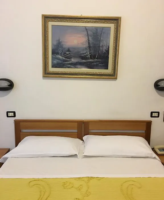 Hotel Dora-1