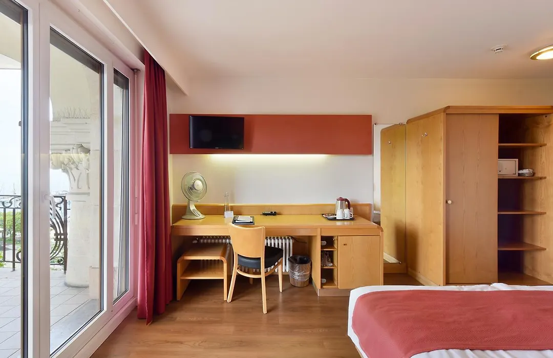 Hotel Aulac-1