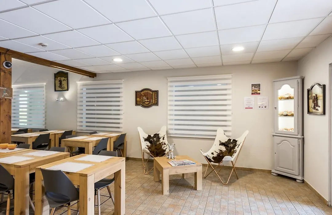 Fasthotel Thones-1