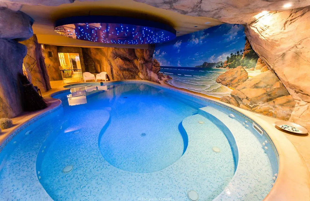 Paradise Hotel&Wellness-1