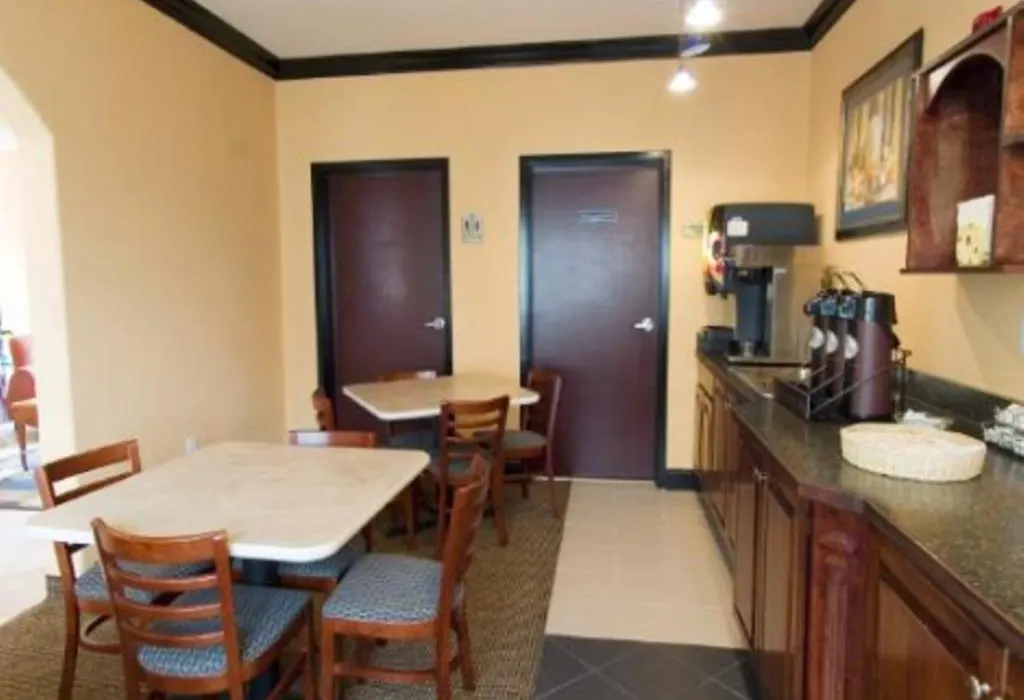 Garden Inn Hotel-1